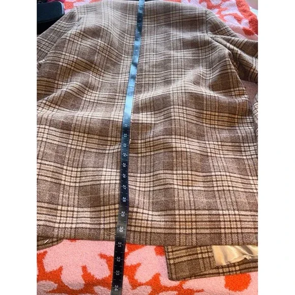 Abercrombie and Fitch Tan Blazer - Picture 9 of 9